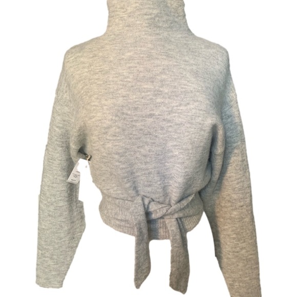 BNWT- Wilfred Lorin Sweater- Fits a Small - Picture 3 of 7